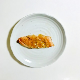 鮭のバター醤油焼き